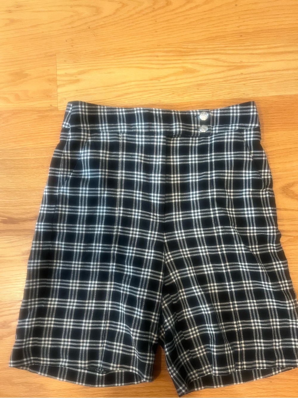 Veronica Beard Black & White Plaid Tailored Bermuda Shorts – Size 8